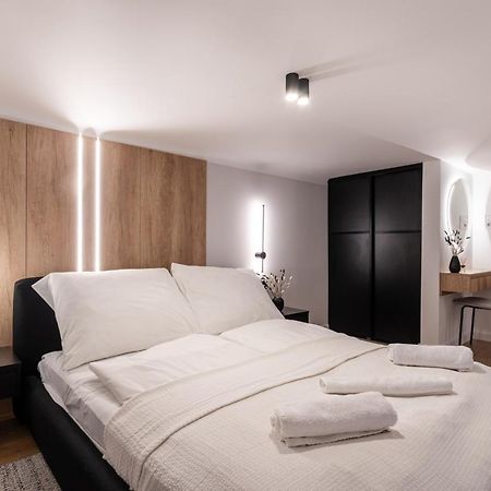 E56 - Grand Boulevard Heritage Residence - Best Location By Bqa Budapeste Exterior foto
