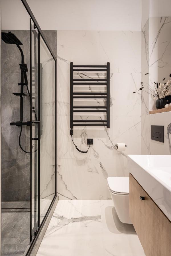 E56 - Grand Boulevard Heritage Residence - Best Location By Bqa Budapeste Exterior foto