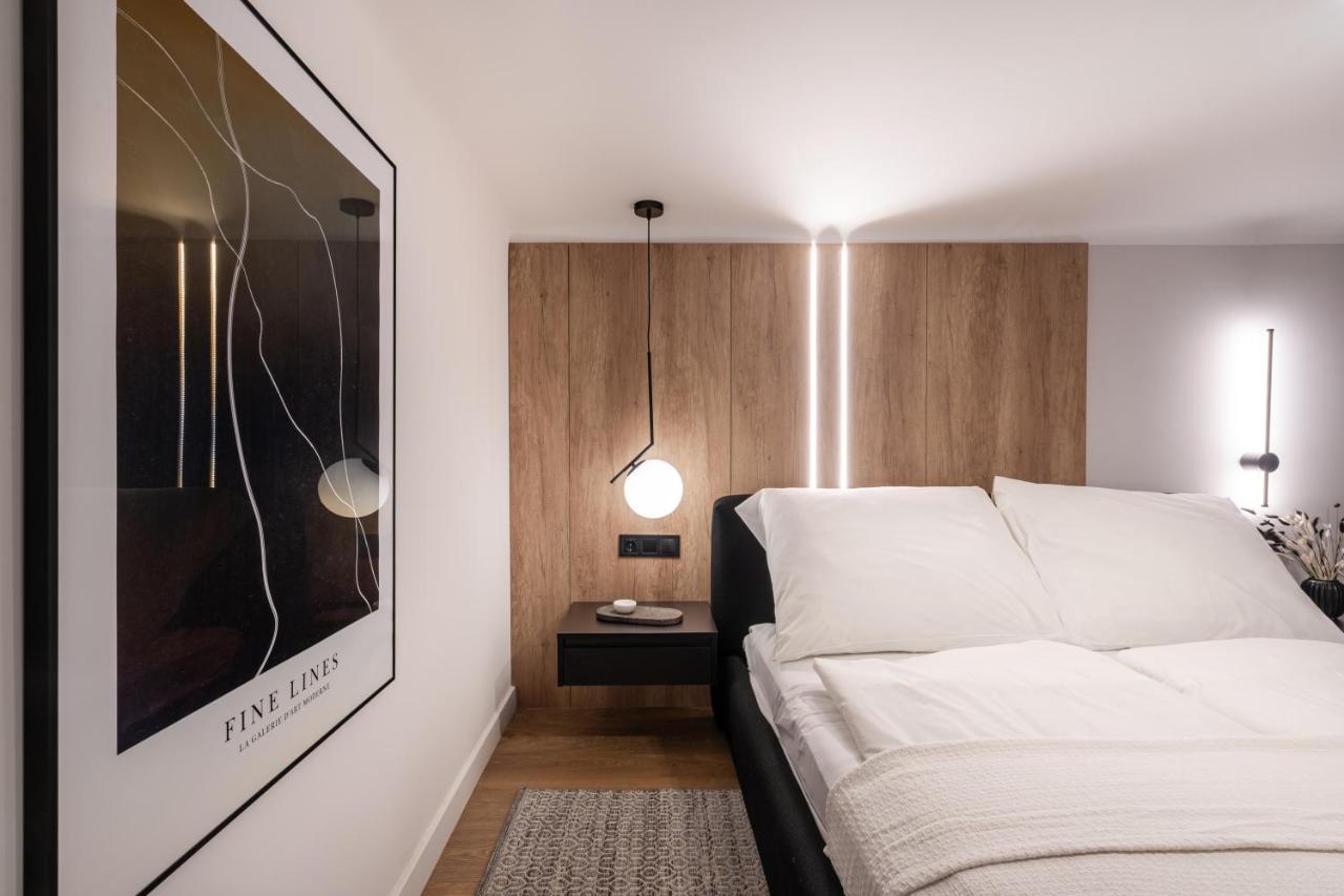 E56 - Grand Boulevard Heritage Residence - Best Location By Bqa Budapeste Exterior foto