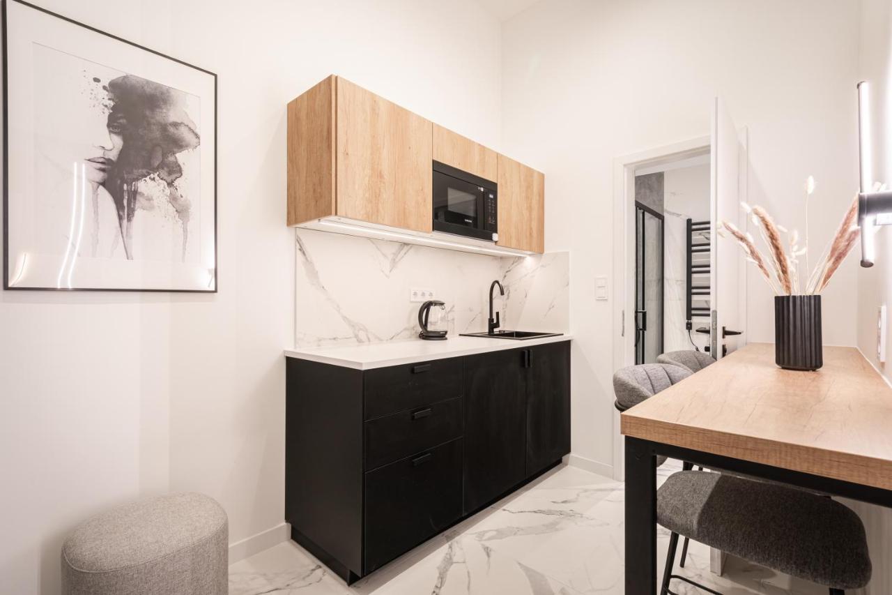 E56 - Grand Boulevard Heritage Residence - Best Location By Bqa Budapeste Exterior foto